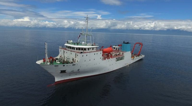 “張謇”號(hào)在新不列顛海溝附近的海域_副本.jpg